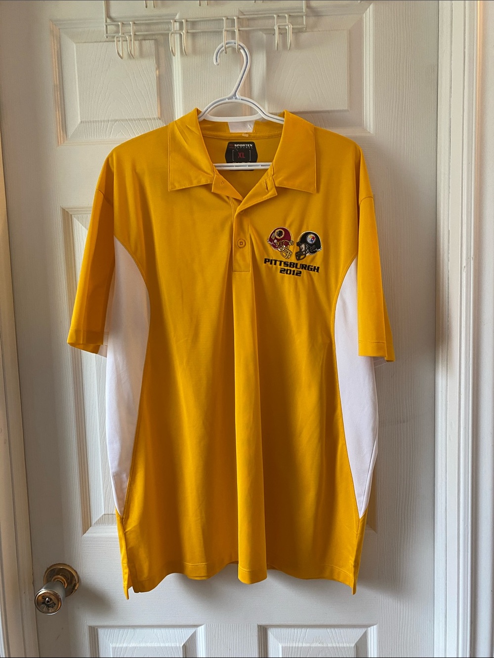 Pittsburgh Steelers vs Washington Redskins  2012 NFL Polo XL Yellow Embroidered